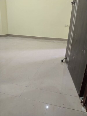 Room in 1 BHK Builder Floor at Neb Sarai – for Rent