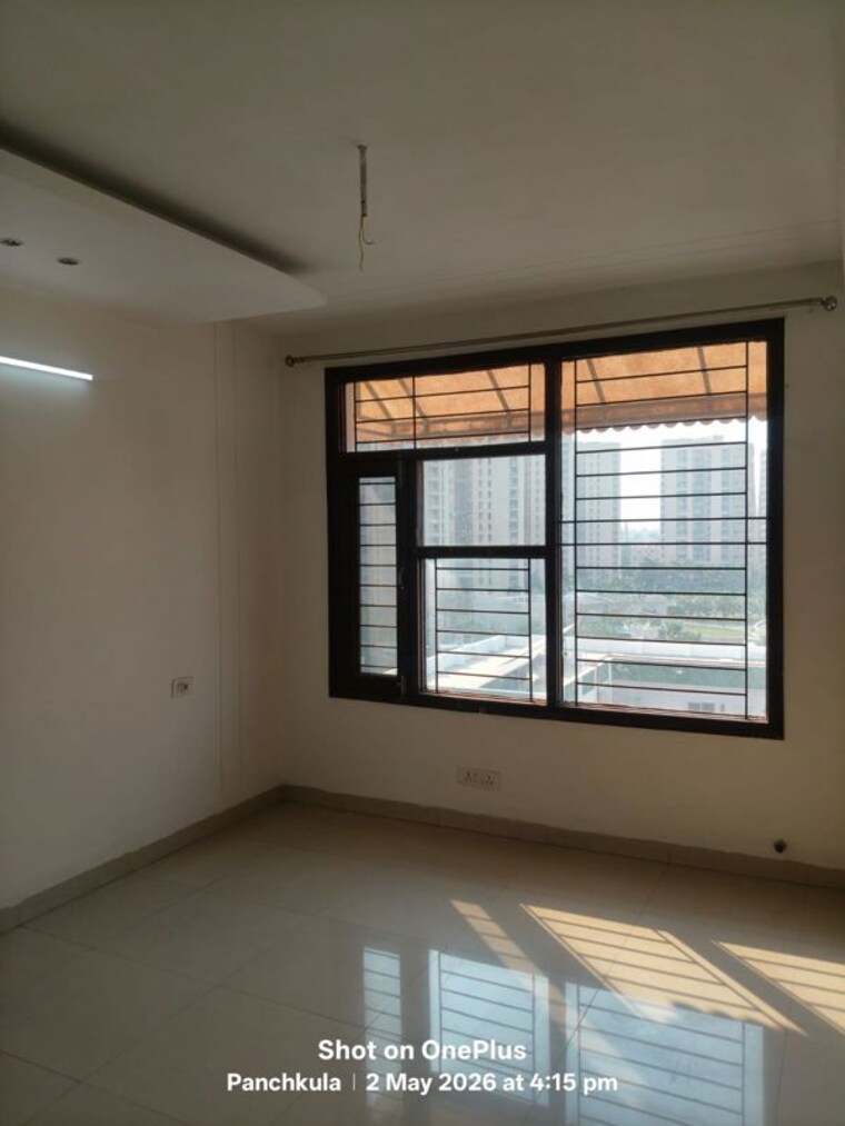 Room, sector 20 3 Bedroom 1600 Sq.Ft. Apartment In Sector 20 Panchkula 10349768