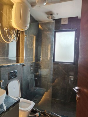 Team Area in 3 BHK Builder Floor at Sector 4 – for Rent