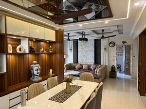 Team Area in 4 BHK Apartment at Saket – for Rent