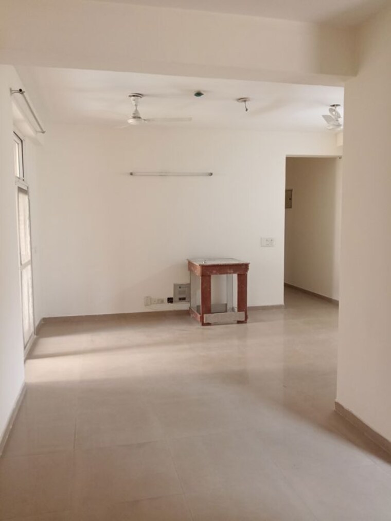 Room, sector 16c greater noida 3 Bedroom 1545 Sq.Ft. Apartment In Sector 16c Greater Noida Greater Noida 10349559