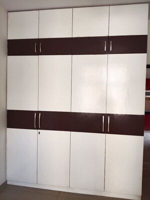 Furnished Amenities in 3 BHK Apartment at Sector 16c Greater Noida – for Sale