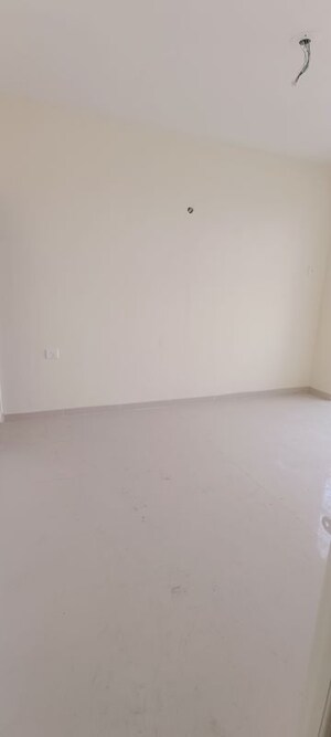 Room in 2 BHK Apartment at Pyramid Midtown, Sector 59 – for Rent