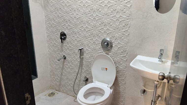 Bathroom, uk-iridium 2 Bedroom 616 Sq.Ft. Apartment In Kandivali East Mumbai 10349829