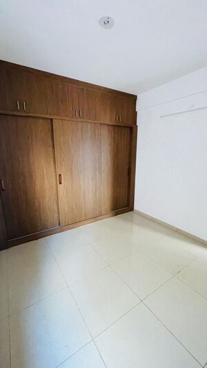 Room in 2.5 BHK Apartment at Urbanrise Spring Is In The Air, Ameenpur – for Rent