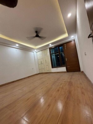 Room in 2 BHK Apartment at Saket – for Rent