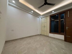 Room in 2 BHK Apartment at Saket – for Rent