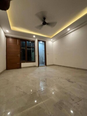 Room in 2 BHK Apartment at Saket – for Rent