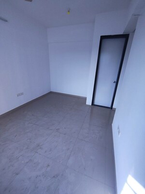 Room in 2 BHK Apartment at Sheth Vasant Athena, Laxmi Nagar – for Rent