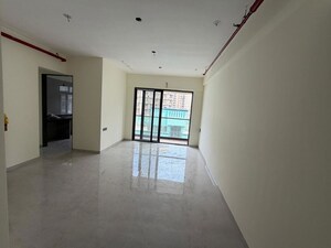 Room in 2.5 BHK Apartment at Bandra East – for Rent