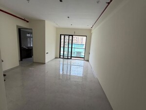 Room in 2.5 BHK Apartment at Bandra East – for Rent