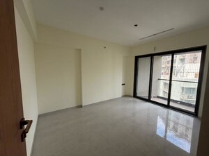 Room in 2.5 BHK Apartment at Bandra East – for Rent