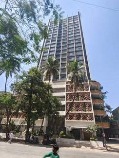 2.5 BHK + Servant Room Apartment For Rent in Bandra East
