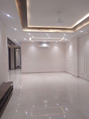 Room in 4 BHK Apartment at Greater Kailash – for Rent