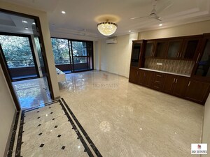 Room in 3 BHK Apartment at Nizamuddin – for Rent