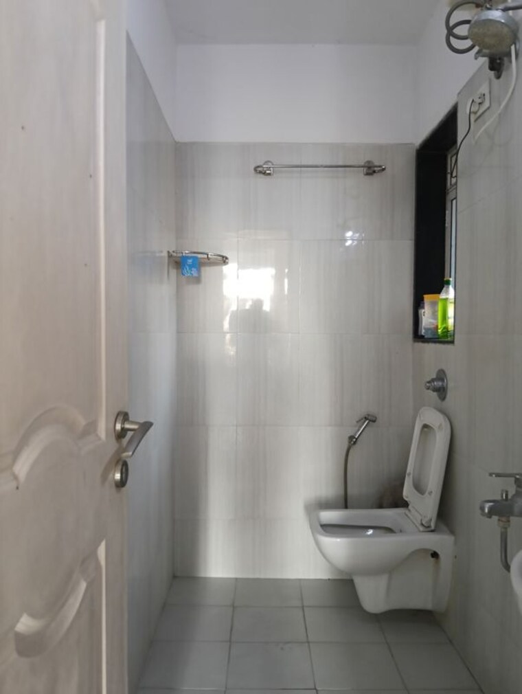Bathroom, puranik-city 2 Bedroom 900 Sq.Ft. Apartment In Kasarvadavali Thane 10349880