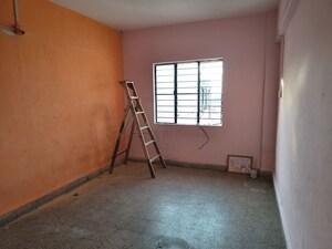 Room in 1 BHK Apartment at Ameya CHS Dhankawadi, Dhankawadi – for Rent