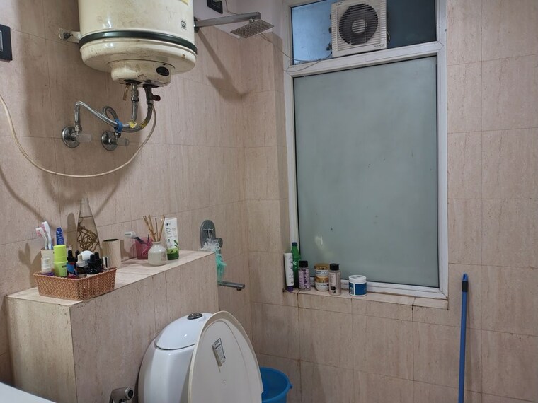 Bathroom, orchid-island 2.5 Bedroom 1370 Sq.Ft. Builder Floor In Sector 51 Gurgaon 10349922