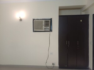 Furnished Amenities in 4 BHK Villa at Vipul Tatvam Villas, Sector 48 – for Rent