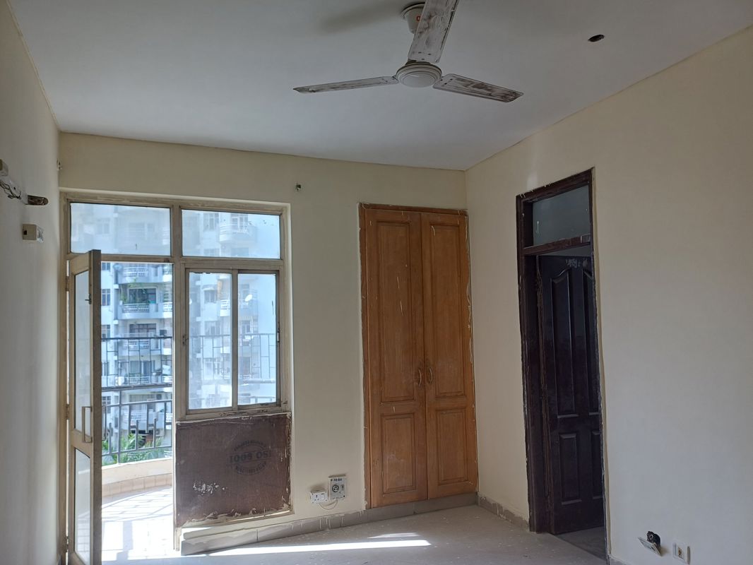 3 BHK + Pooja Room,Store Room 1560 Sq.Ft. Builder Floor in Orchid Island