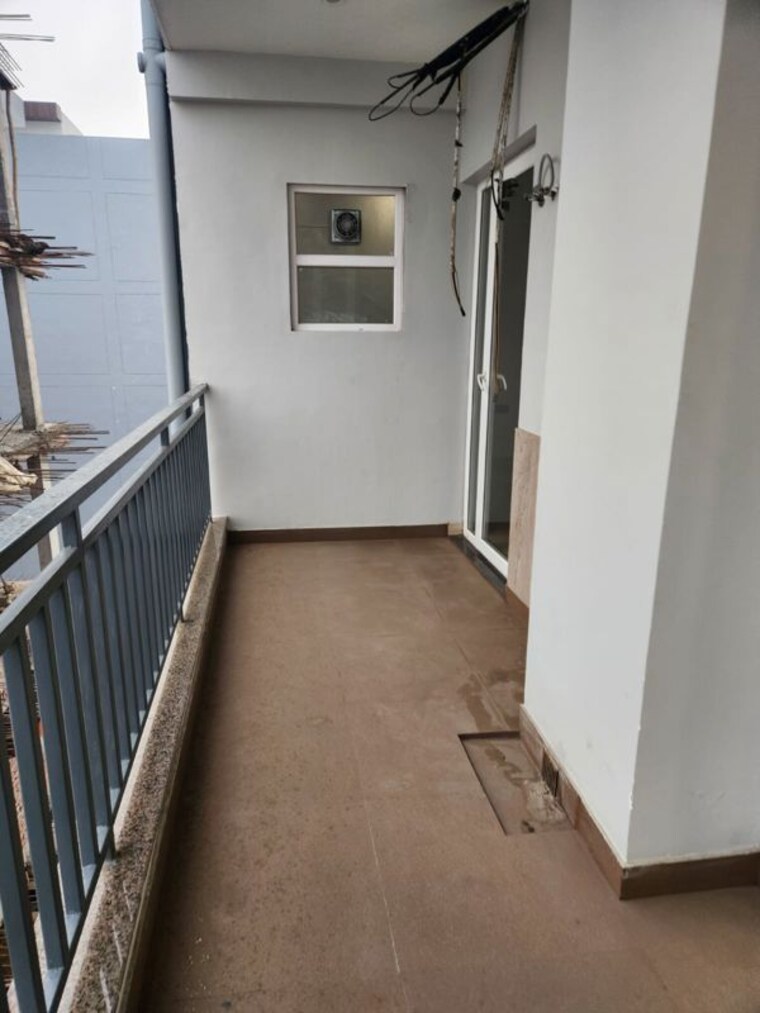 Balcony, bptp-eden-estate 3 Bedroom 265 Sq.Yd. Builder Floor In Sector 81 Faridabad 10349974