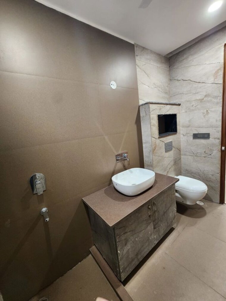 Bathroom, bptp-eden-estate 3 Bedroom 265 Sq.Yd. Builder Floor In Sector 81 Faridabad 10349974