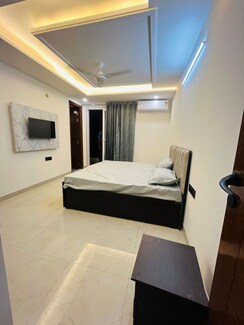 StudioBuilder Floor For Rent in Sector 45