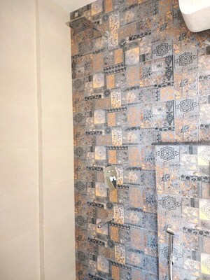 Master Plan in 3 BHK Builder Floor at Kailash Hills – for Rent