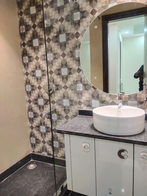 Team Area in 3 BHK Builder Floor at Kailash Hills – for Rent