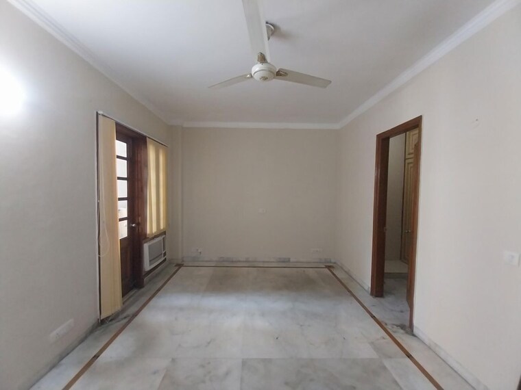 Room, defence colony 3 Bedroom 4400 Sq.Ft. Builder Floor In Defence Colony Delhi 10349988