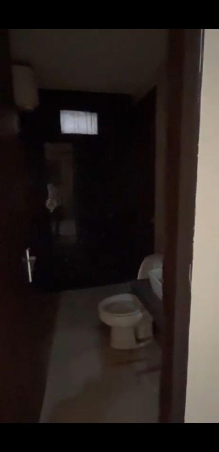 Bathroom, sector 81 4 Bedroom 300 Sq.Yd. Builder Floor In Sector 81 Faridabad 10350056