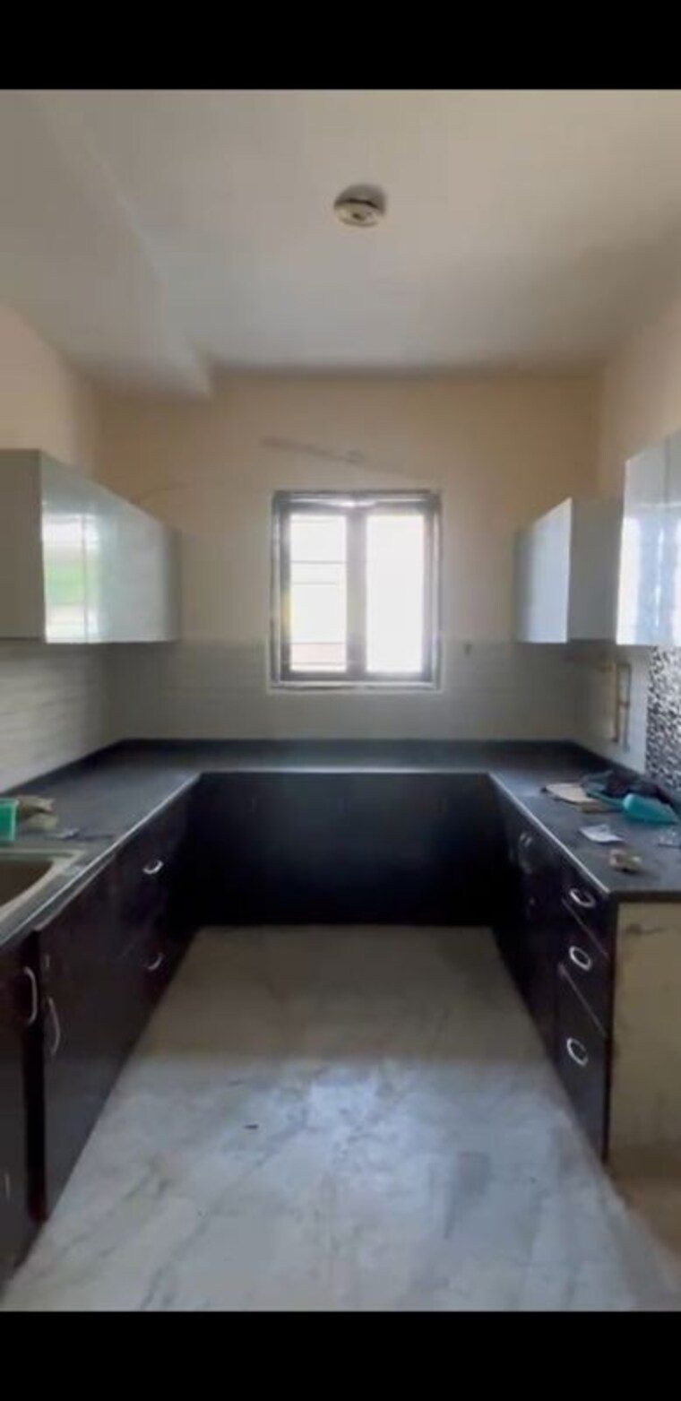 Kitchen, sector 81 4 Bedroom 300 Sq.Yd. Builder Floor In Sector 81 Faridabad 10350056