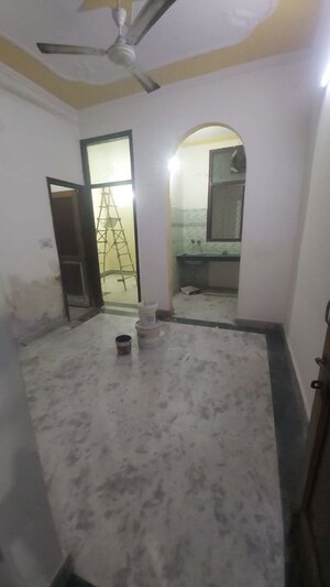 Bathroom in 1.5 BHK Builder Floor at Mayur Vihar – for Rent