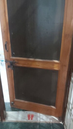 Furnished Amenities in 1.5 BHK Builder Floor at Mayur Vihar – for Rent