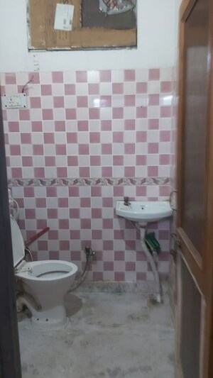 Bathroom in 1.5 BHK Builder Floor at Mayur Vihar – for Rent