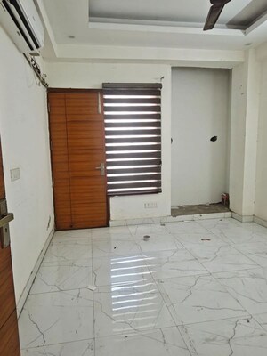 Bathroom in 2 BHK Apartment at Suncity Avenue 76, Sector 76 – for Sale
