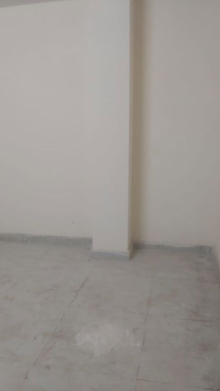 Room, mayur vihar 2.5 Bedroom 450 Sq.Ft. Builder Floor In Mayur Vihar Delhi 10350090