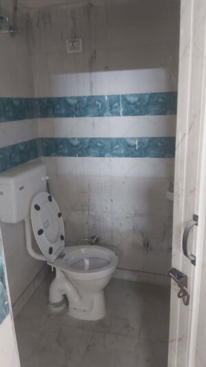 Bathroom in 2.5 BHK Builder Floor at Mayur Vihar – for Rent