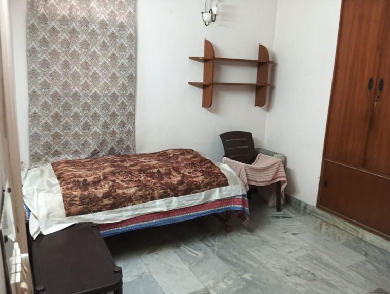 Bedroom, mayur vihar 3.5 Bedroom 1250 Sq.Ft. Apartment In Mayur Vihar Delhi 10350096