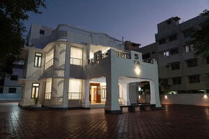  Showroom – Exterior View View at Rs Puram - for Rent