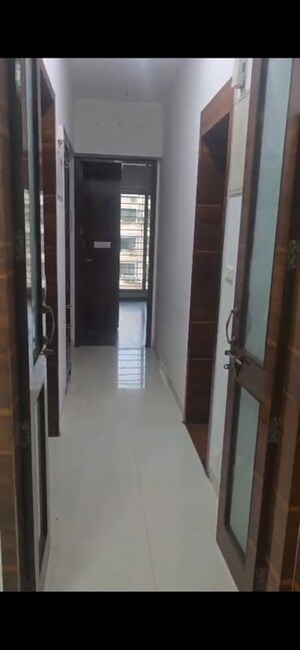 Room in 2.5 BHK Apartment at Sheth Polaris, Goregaon West – for Rent