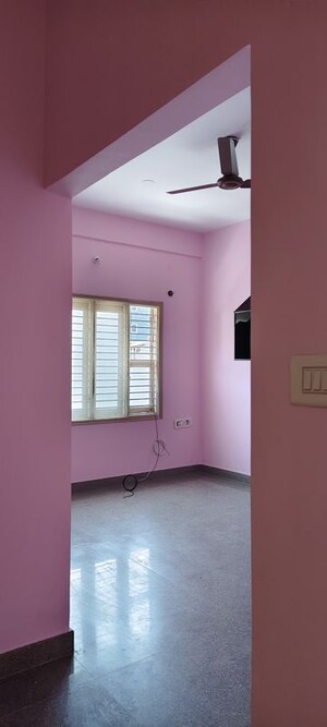 Room in 1 BHK Builder Floor at Halasuru – for Rent