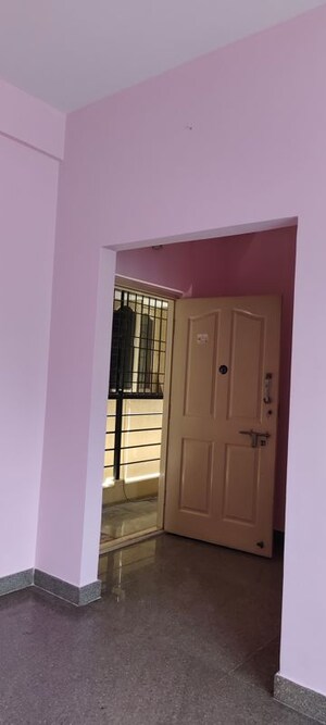 Room in 1 BHK Builder Floor at Halasuru – for Rent
