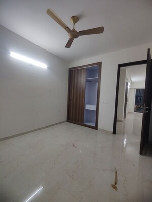 Room in 3.5 BHK Builder Floor at Smart World Gems, Sector 89 – for Rent