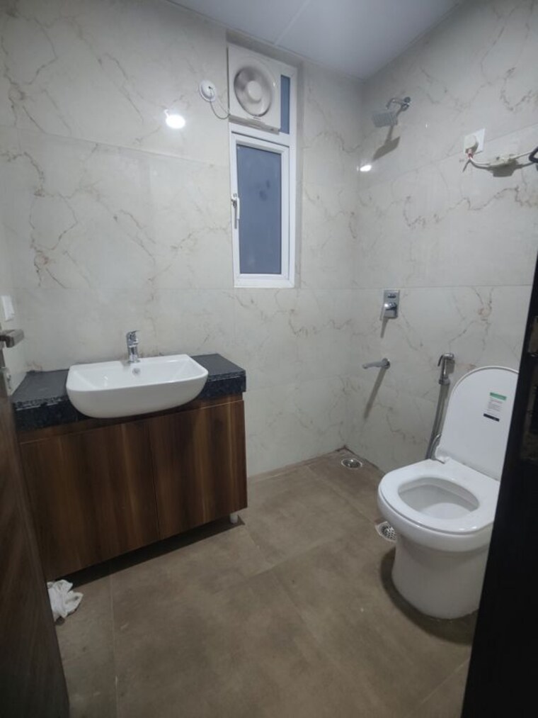 Bathroom, smart-world-gems 3.5 Bedroom 1494 Sq.Ft. Builder Floor In Sector 89 Gurgaon 10350079