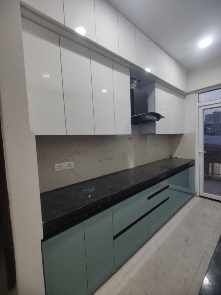 Kitchen, smart-world-gems 3.5 Bedroom 1494 Sq.Ft. Builder Floor In Sector 89 Gurgaon 10350079