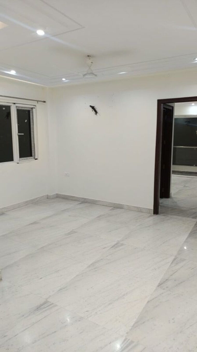 Room, patel nagar 2 Bedroom 1000 Sq.Ft. Builder Floor In Patel Nagar Delhi 10350131