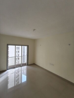 Room in 3 BHK Apartment at Indiabulls Greens, New Panvel – for Rent