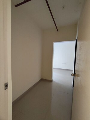 Room in 3 BHK Apartment at Indiabulls Greens, New Panvel – for Rent