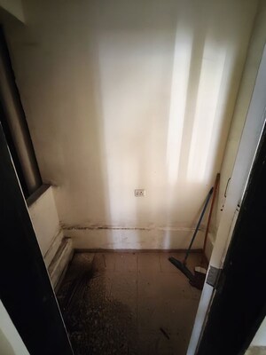 Bathroom in 3 BHK Apartment at Indiabulls Greens, New Panvel – for Rent